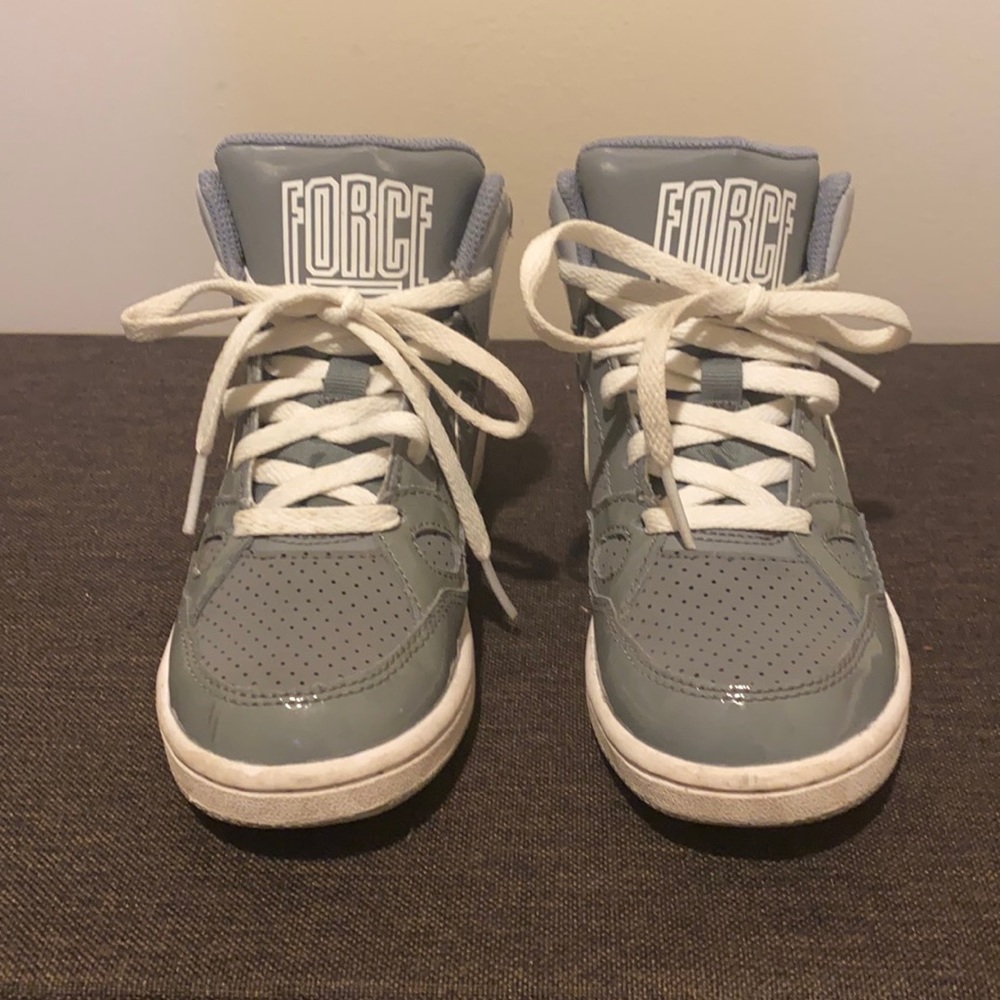 Nike patent leather girls sneakers